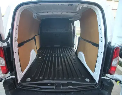 Toyota Proace Verso Electric 2022 - 22750 EUR, 52000 km - AUTO.MOTO.pt - 52000km - foto 25 de 28