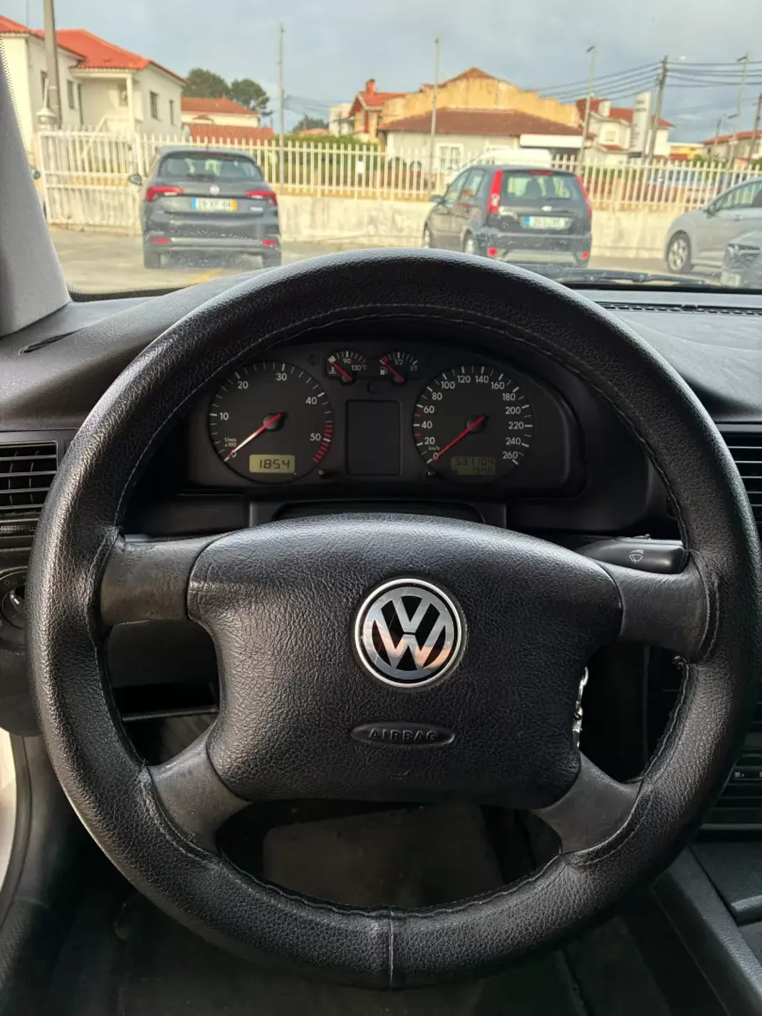 Volkswagen Passat Variant 2000 - 1999 EUR, 500000 km - AUTO.MOTO.pt - 500000km - foto 16 de 20