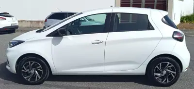 Renault Zoe 2020 - 13990 EUR, 24000 km - AUTO.MOTO.pt - 24000km - foto 6 de 17