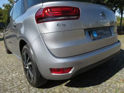 Citroën C4 Picasso 2017 - 13990 EUR, 169000 km - AUTO.MOTO.pt - 169000km - foto 18 de 45