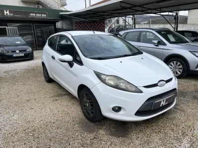 Ford Fiesta 1.4 TDCI 2010 - 4250 EUR, 260000 km - AUTO.MOTO.pt - 260000km - foto 2 de 16