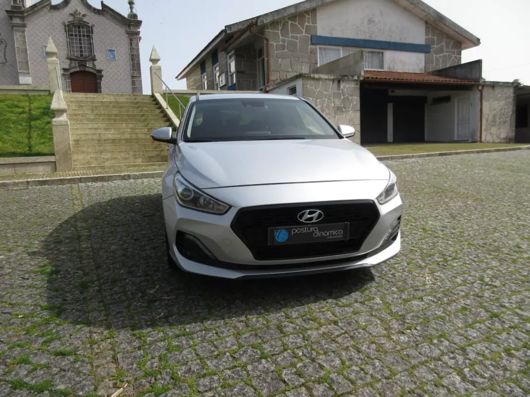 Hyundai i30 2019 - 14990 EUR, 108000 km - 108000km - foto 12 de 42