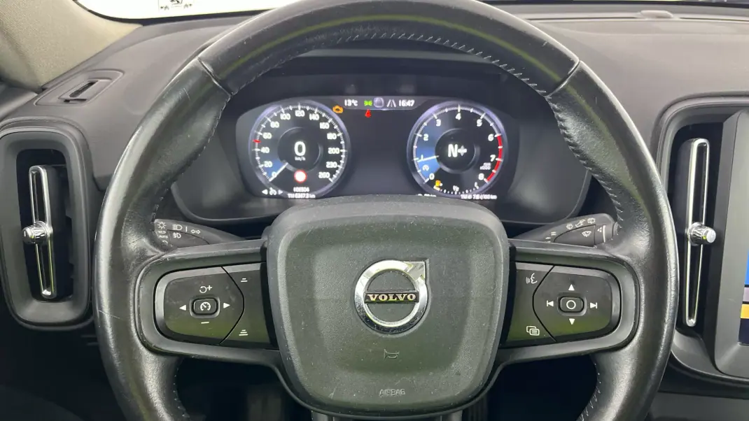 Volvo XC 40 2019 - 22000 EUR, 105021 km - AUTO.MOTO.pt - 105021km - foto 12 de 13
