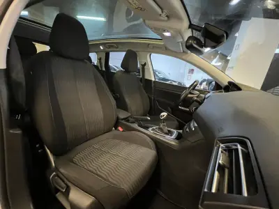 Peugeot 308 SW 2014 - 6990 EUR, 298000 km - AUTO.MOTO.pt - 298000km - foto 16 de 37