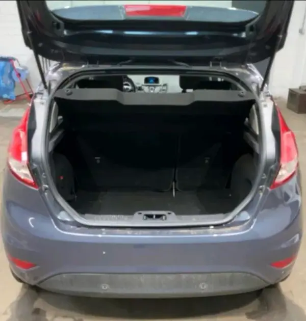 Ford Fiesta 2013 - 7900 EUR, 117058 km - AUTO.MOTO.pt - 117058km - foto 3 de 6