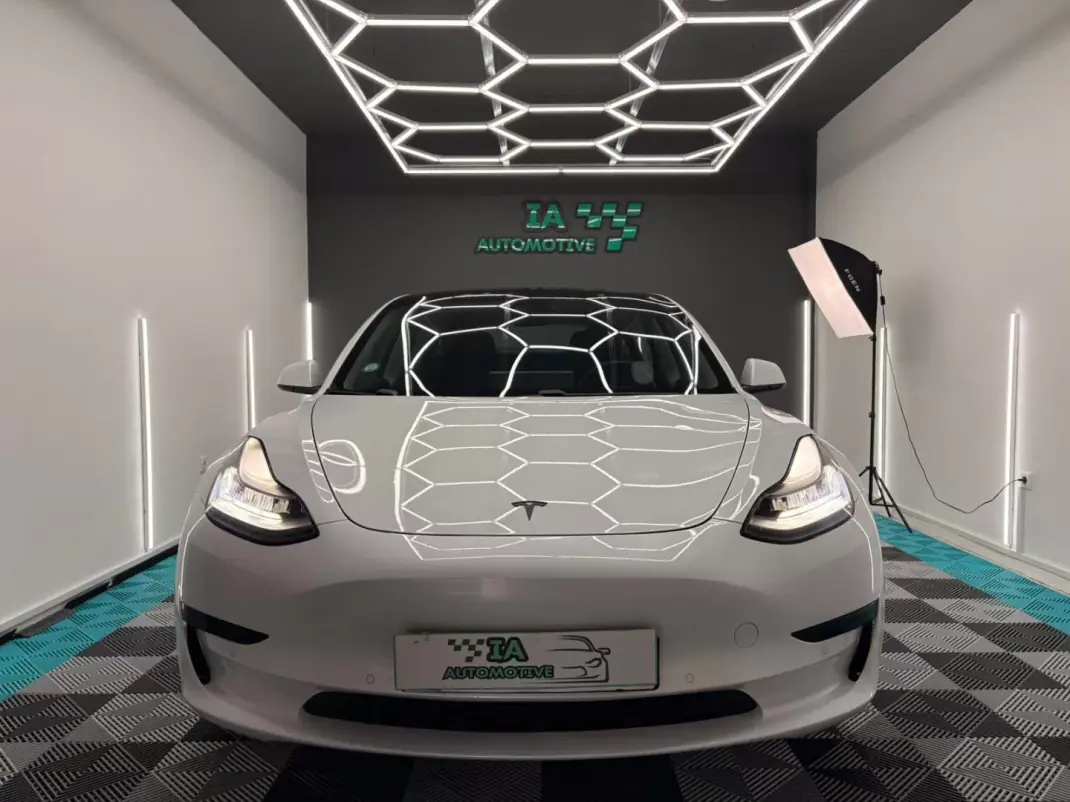 Tesla Model 3 2020 - 21500 EUR, 122000 km - AUTO.MOTO.pt - 122000km - foto 2 de 19