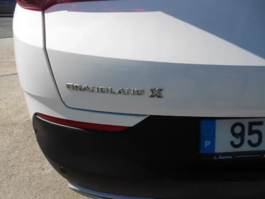 Opel Grandland 2019 - 14900 EUR, 102526 km - 102526km - foto 6 de 17
