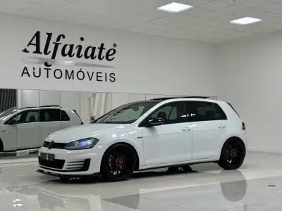 Volkswagen Golf 2013 - 19890 EUR, 186000 km - AUTO.MOTO.pt - 186000km - foto 2 de 44