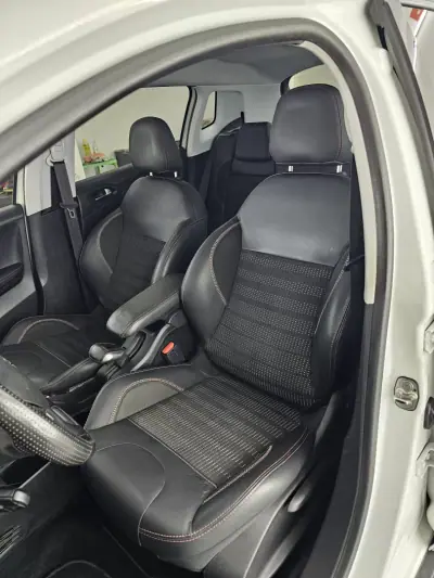 Peugeot 2008 2019 - 12850 EUR, 138694 km - AUTO.MOTO.pt - 138694km - foto 23 de 35