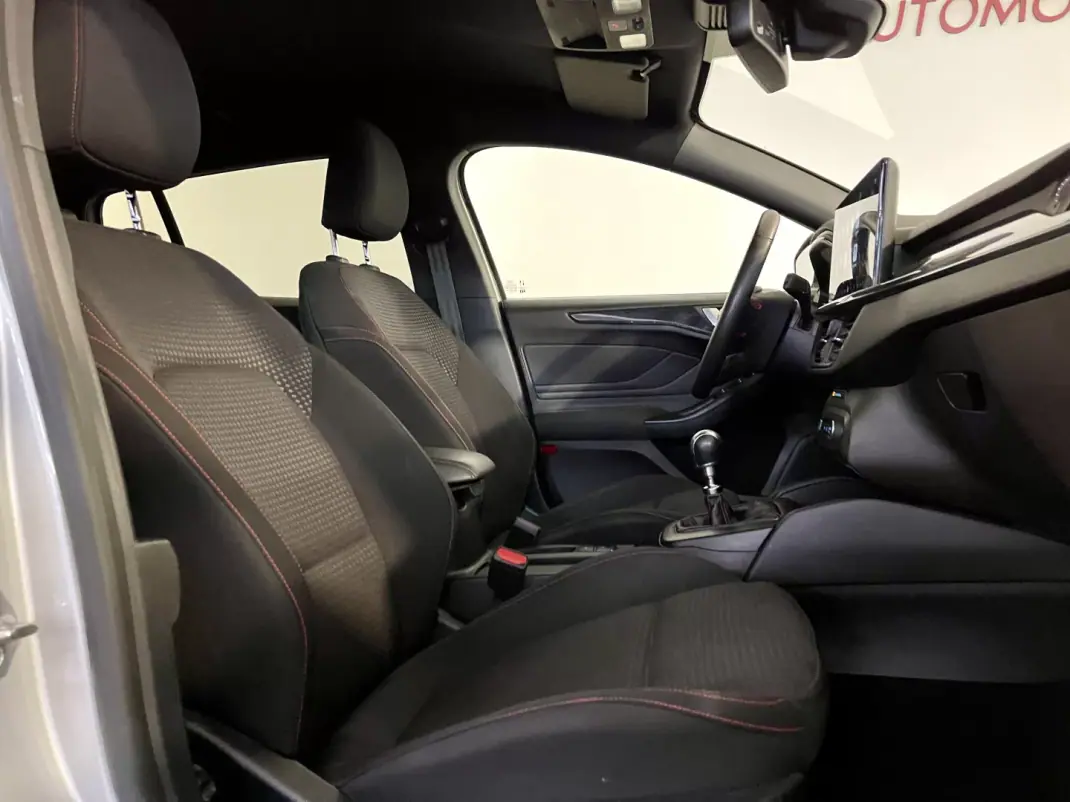 Ford Focus SW 2023 - 19450 EUR, 88000 km - AUTO.MOTO.pt - 88000km - foto 17 de 33