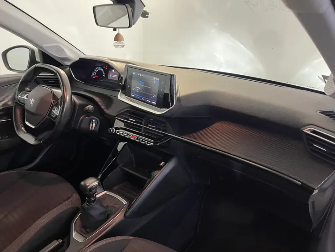 Peugeot 208 2020 - 11900 EUR, 177000 km - AUTO.MOTO.pt - 177000km - foto 13 de 28