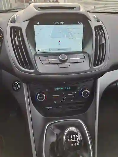 Ford Kuga 2019 - 13250 EUR, 123000 km - AUTO.MOTO.pt - 123000km - foto 10 de 10