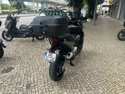 Honda Forza 2023 - 9350 EUR, 11932 km - AUTO.MOTO.pt - 11932km - foto 11 de 12