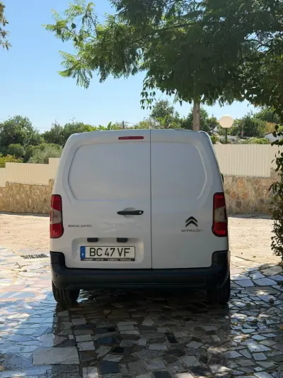 Citroën Berlingo 2023 - 16900 EUR, 98357 km - AUTO.MOTO.pt - 98357km - foto 4 de 8