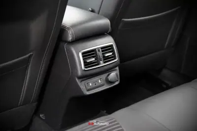 Renault Talisman Sport Tourer 2016 - 14750 EUR, 104000 km - AUTO.MOTO.pt - 104000km - foto 19 de 46