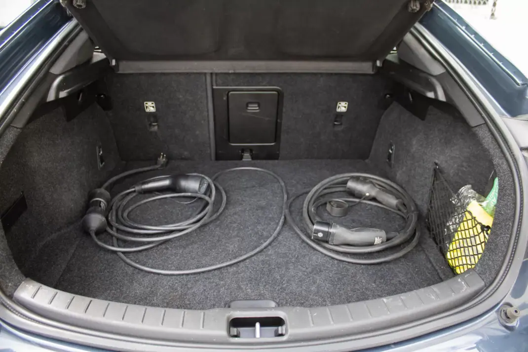 Polestar 2 2021 - 22500 EUR, 138000 km - AUTO.MOTO.pt - 138000km - foto 11 de 46