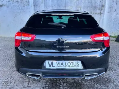 DS DS5 2013 - 13500 EUR, 174000 km - AUTO.MOTO.pt - 174000km - foto 4 de 8