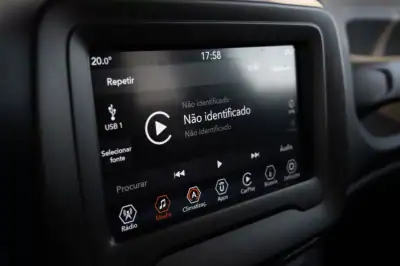 Jeep Renegade 2020 - 27500 EUR, 24000 km - AUTO.MOTO.pt - 24000km - foto 34 de 42
