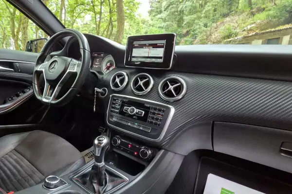 Mercedes-Benz A 180 2013 - 14990 EUR, 138000 km - AUTO.MOTO.pt - 138000km - foto 19 de 21