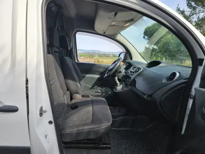 Renault Kangoo 3 Lugares 1.5 DCI IVA Dedutível 2015 - 7990 EUR, 205000 km - AUTO.MOTO.pt - 205000km - foto 7 de 12