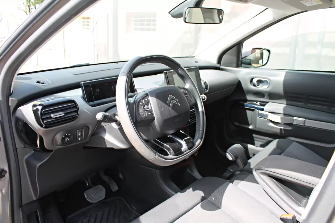 Citroën C4 Cactus 2014 - 11950 EUR, 148141 km - AUTO.MOTO.pt - 148141km - foto 12 de 27