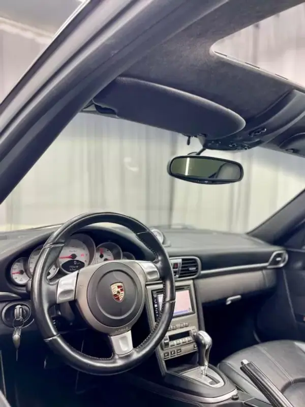 Porsche 997 2007 - 82500 EUR, 98000 km - AUTO.MOTO.pt - 98000km - foto 34 de 37