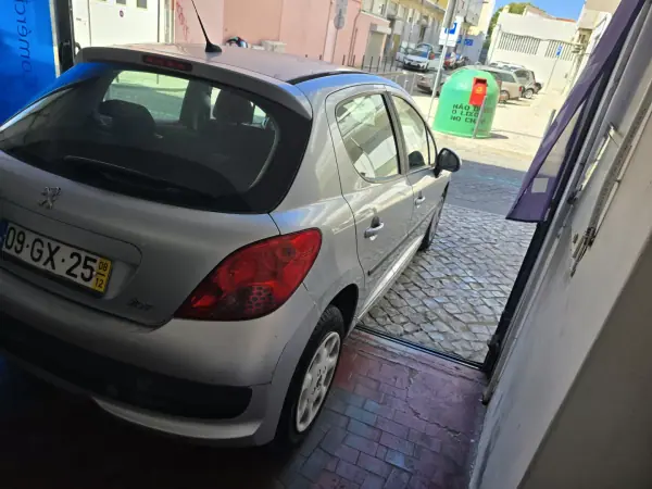 Peugeot 207 2008 - 3500 EUR, 130000 km - AUTO.MOTO.pt - 130000km - foto 6 de 17