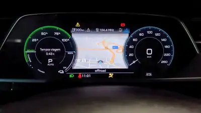 Audi e-tron 2019 - 42900 EUR, 78950 km - AUTO.MOTO.pt - 78950km - foto 7 de 58