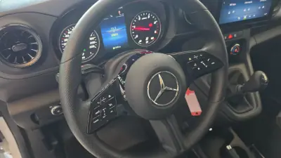 Mercedes-Benz Citan 2025 - 24950 EUR, 10603 km - AUTO.MOTO.pt - 10603km - foto 37 de 50