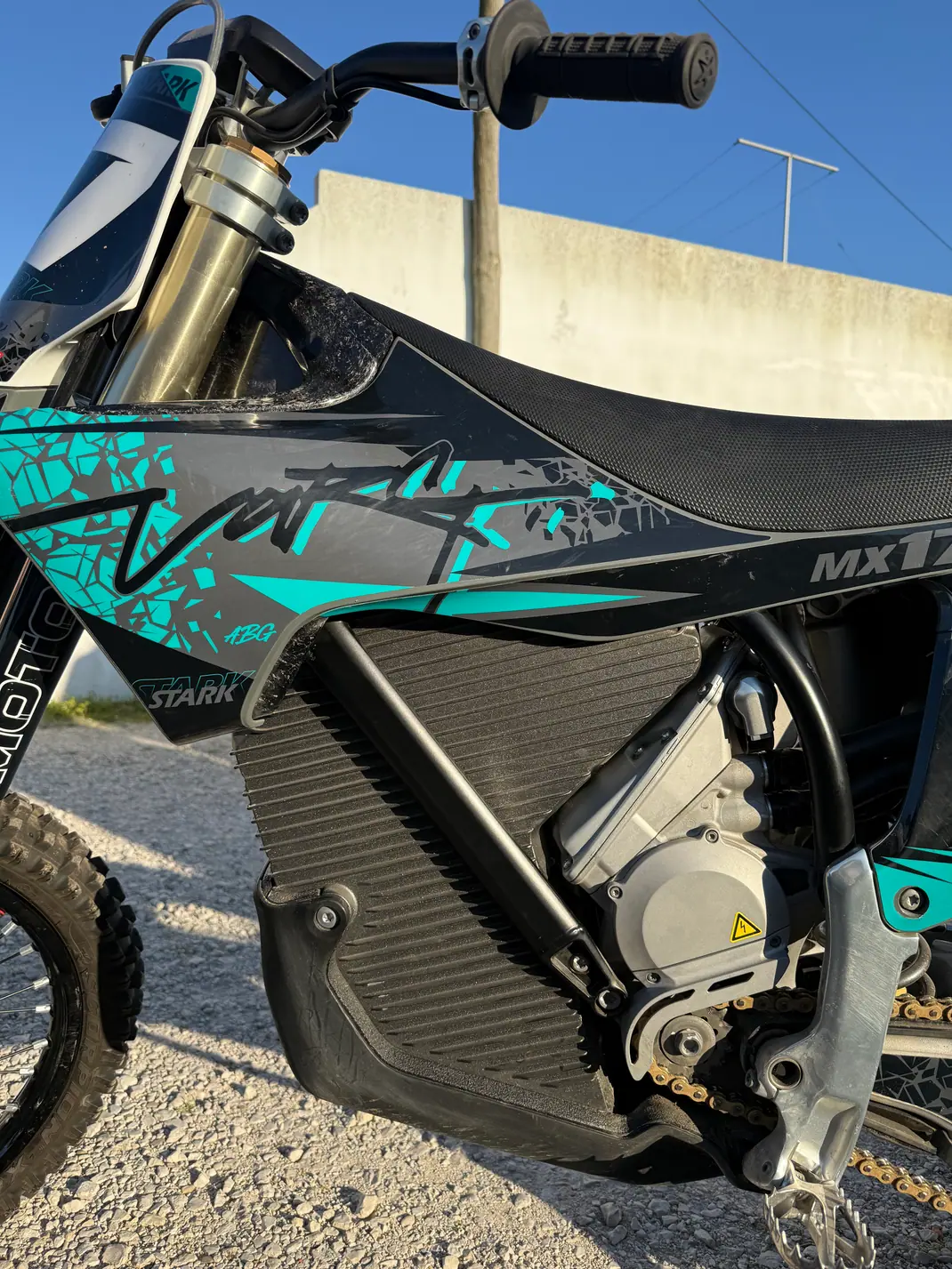 Stark Varg MX 2024 - 10000 EUR, 1 km - AUTO.MOTO.pt - 1km - foto 8 de 13