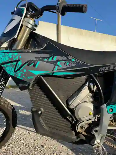 Stark Varg MX 2024 - 10000 EUR, 1 km - AUTO.MOTO.pt - 1km - foto 8 de 13
