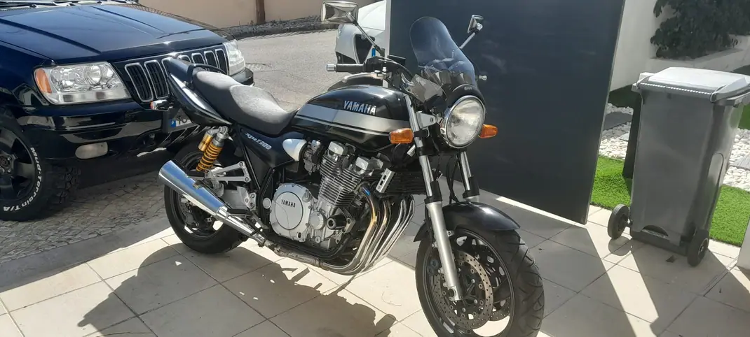 Yamaha XJR1300 1996 - 4950 EUR, 31000 km - foto 1 de 10