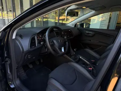 SEAT Leon 2015 - 11900 EUR, 249700 km - AUTO.MOTO.pt - 249700km - foto 6 de 12