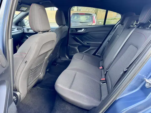 Ford Focus 2019 - 13900 EUR, 129500 km - AUTO.MOTO.pt - 129500km - foto 8 de 19