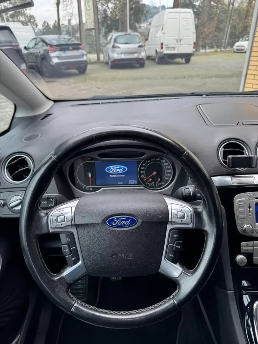 Ford S-Max 2010 - 11900 EUR, 154000 km - AUTO.MOTO.pt - 154000km - foto 10 de 16