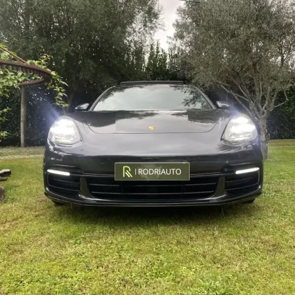 Porsche Panamera Sport Turismo 2019 - 69990 EUR, 210000 km - AUTO.MOTO.pt - 210000km - foto 49 de 50