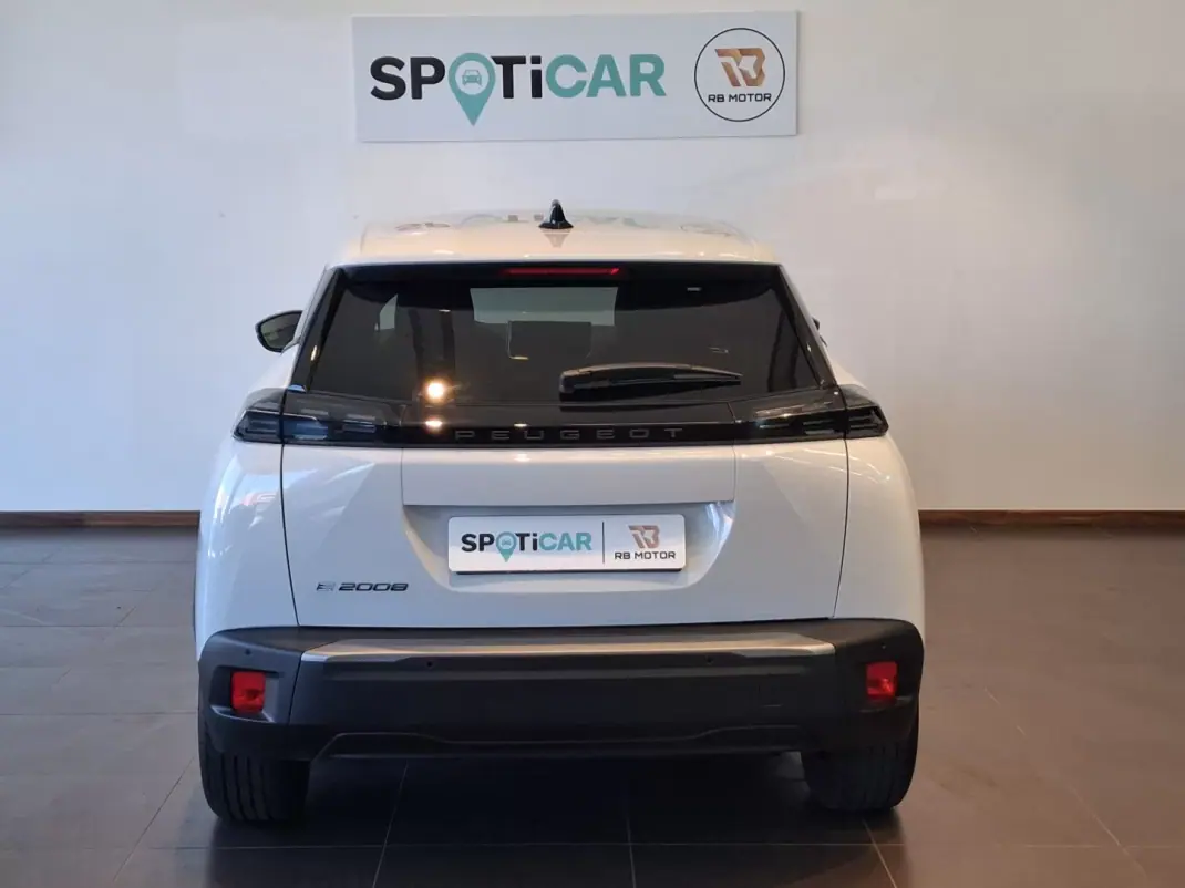 Peugeot e-2008 2026 - 31490 EUR, 5000 km - 5000km - foto 19 de 25