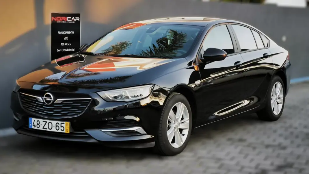 Opel Insignia Grand Sport 2019 - 14950 EUR, 70795 km - AUTO.MOTO.pt - 70795km - foto 9 de 36