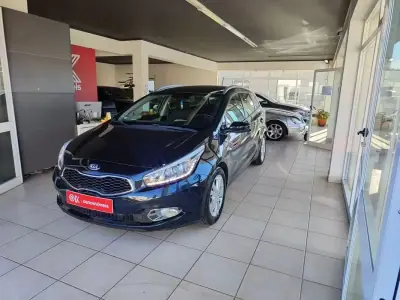 Kia Ceed SW 2015 - 8990 EUR, 144200 km - AUTO.MOTO.pt - 144200km - foto 5 de 35