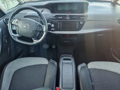Citroën C4 Picasso 2015 - 10900 EUR, 268750 km - AUTO.MOTO.pt - 268750km - foto 5 de 7