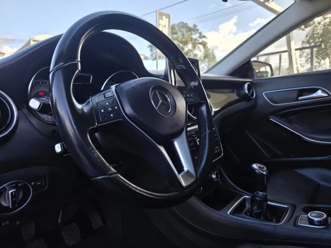 Mercedes-Benz CLA 180 2014 - 17990 EUR, 134000 km - AUTO.MOTO.pt - 134000km - foto 17 de 34