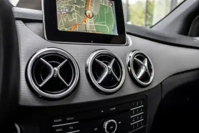 Mercedes-Benz B 250 2017 - 13990 EUR, 85144 km - AUTO.MOTO.pt - 85144km - foto 25 de 44