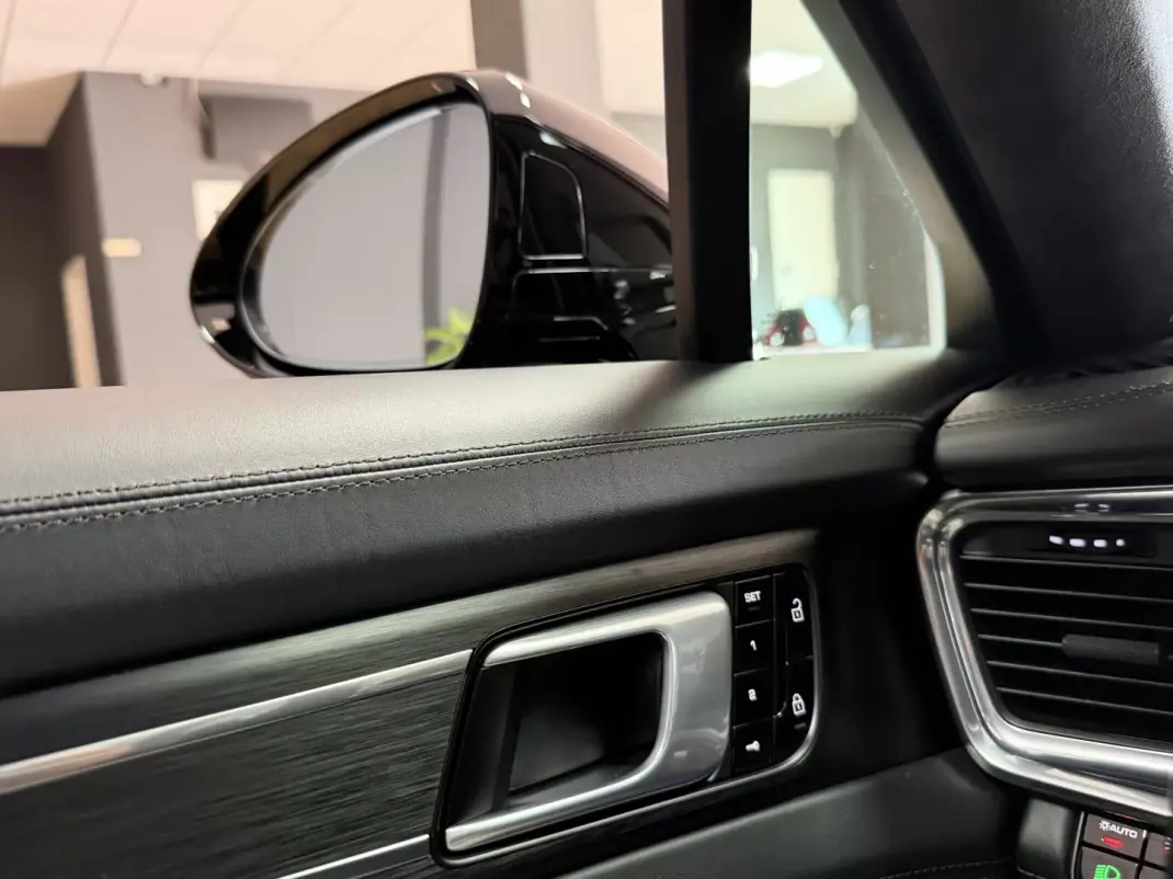 Porsche Panamera Sport Turismo 2020 - 63990 EUR, 148987 km - 148987km - foto 26 de 27