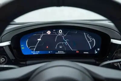 Porsche Macan 2025 - 89950 EUR, 8000 km - AUTO.MOTO.pt - 8000km - foto 31 de 57