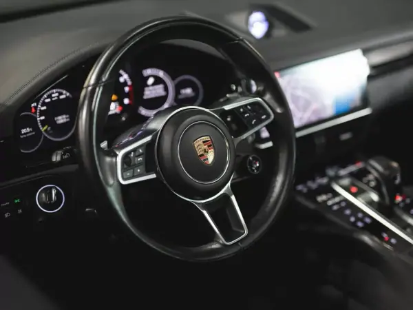Porsche Cayenne 2018 - 57990 EUR, 119000 km - AUTO.MOTO.pt - 119000km - foto 16 de 24
