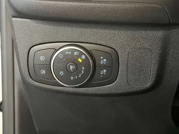 Ford Focus SW 2023 - 18750 EUR, 88000 km - AUTO.MOTO.pt - 88000km - foto 32 de 33