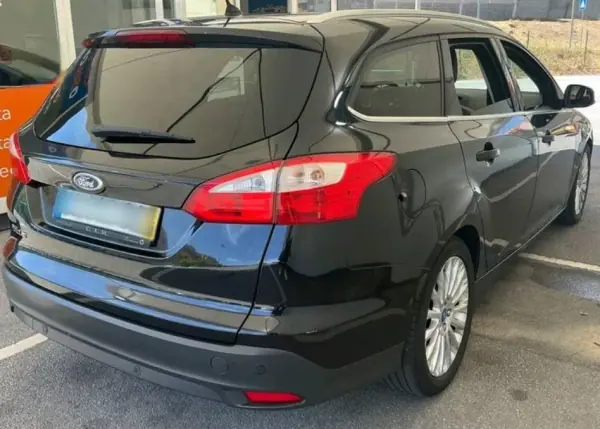 Ford Focus SW 2011 - 7490 EUR, 159718 km - AUTO.MOTO.pt - 159718km - foto 6 de 14