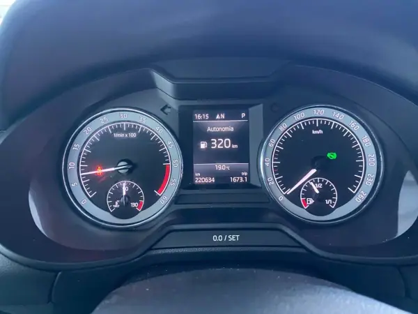 Skoda Octavia Break 2020 - 13990 EUR, 220634 km - AUTO.MOTO.pt - 220634km - foto 8 de 26