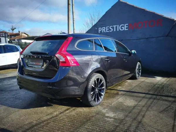 Volvo V60 2014 - 12900 EUR, 172000 km - AUTO.MOTO.pt - 172000km - foto 8 de 24