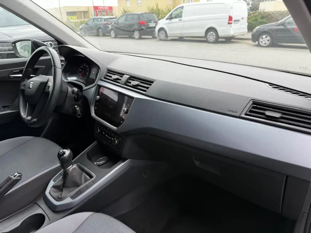 SEAT Arona 2017 - 13750 EUR, 116324 km - AUTO.MOTO.pt - 116324km - foto 14 de 17
